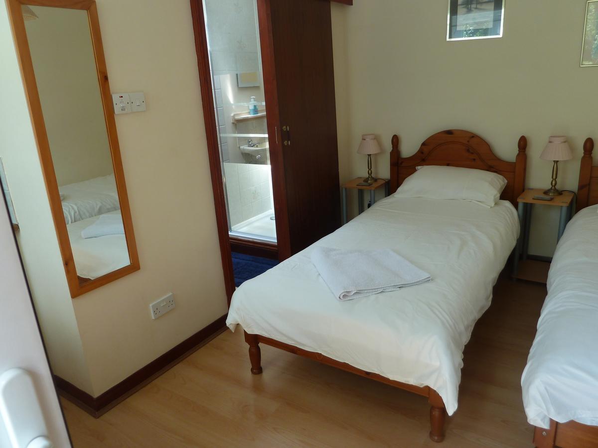 Hillside Self Catering Panzió Salisbury Kültér fotó