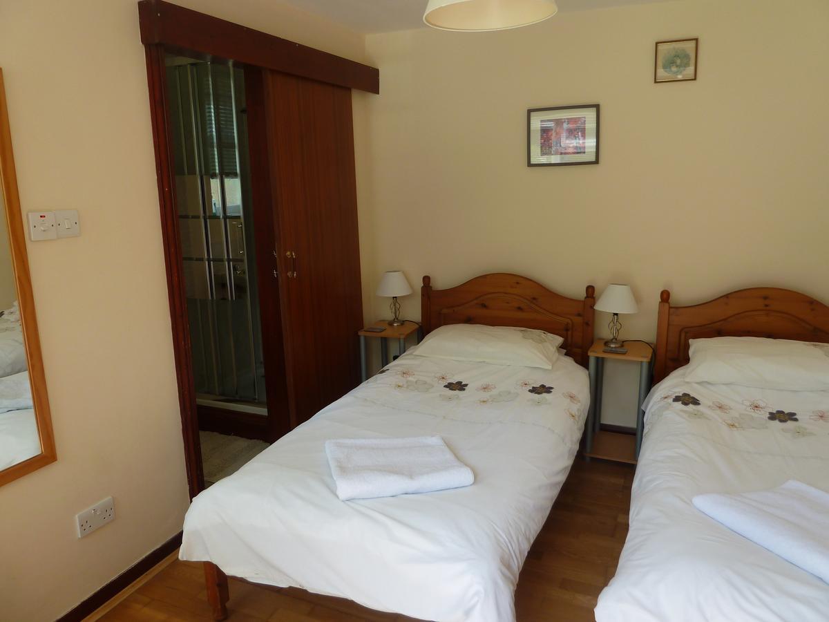 Hillside Self Catering Panzió Salisbury Kültér fotó