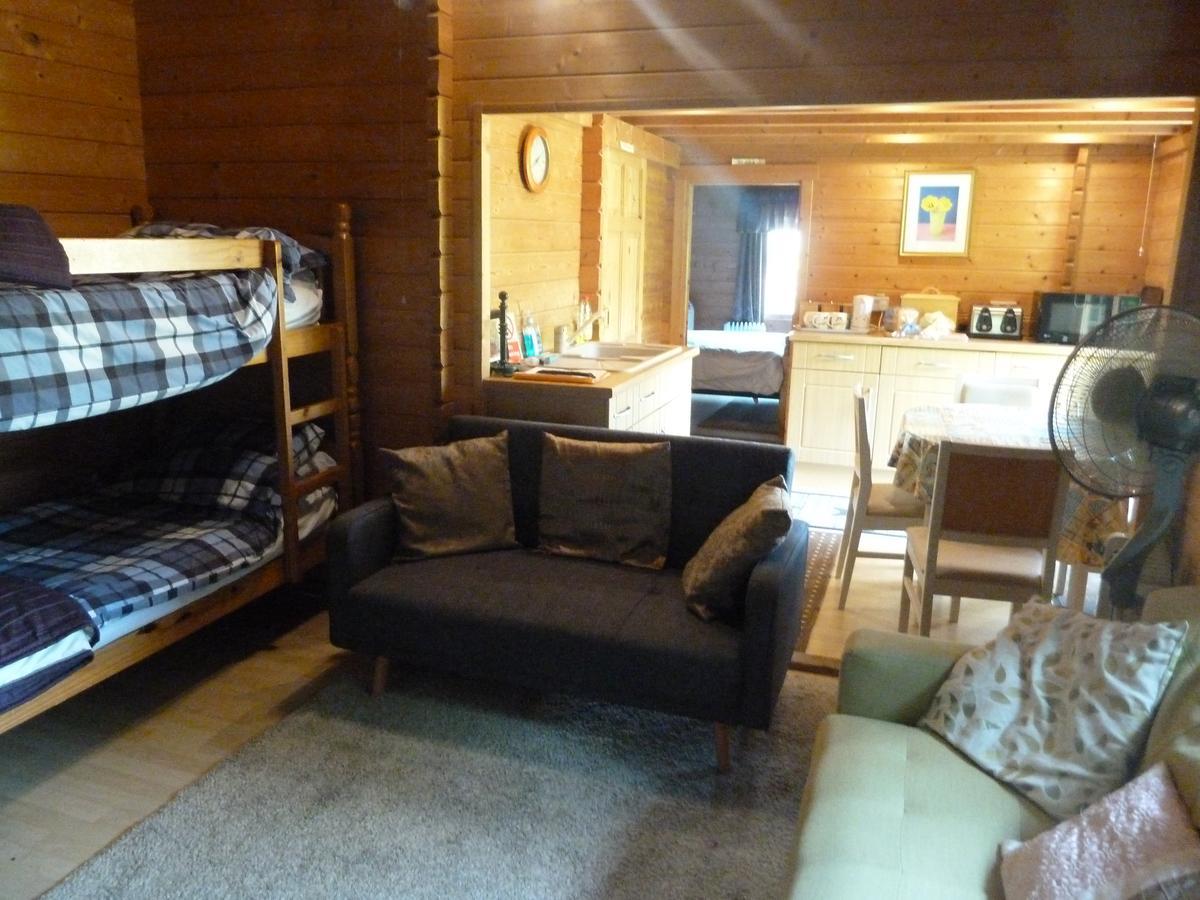 Hillside Self Catering Panzió Salisbury Kültér fotó