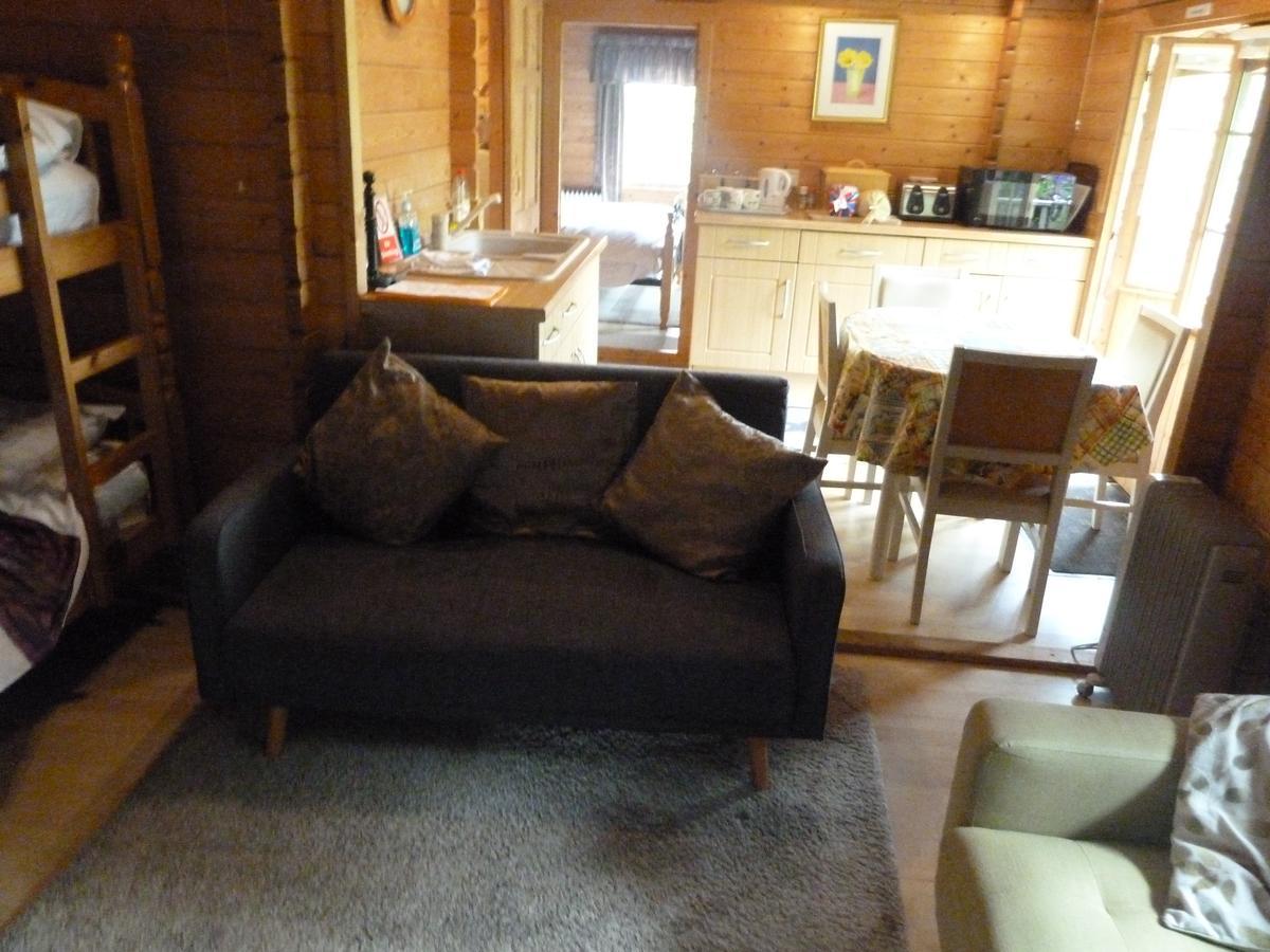 Hillside Self Catering Panzió Salisbury Kültér fotó