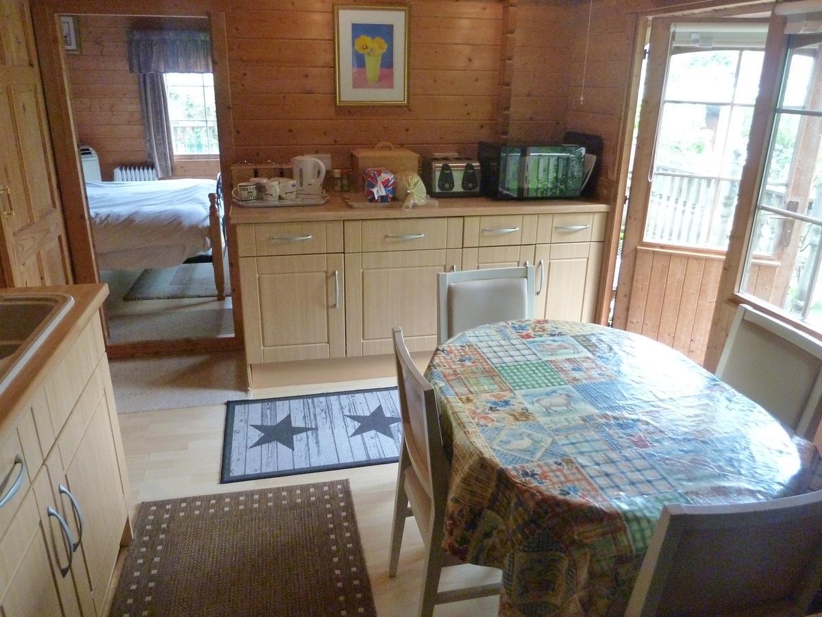 Hillside Self Catering Panzió Salisbury Kültér fotó