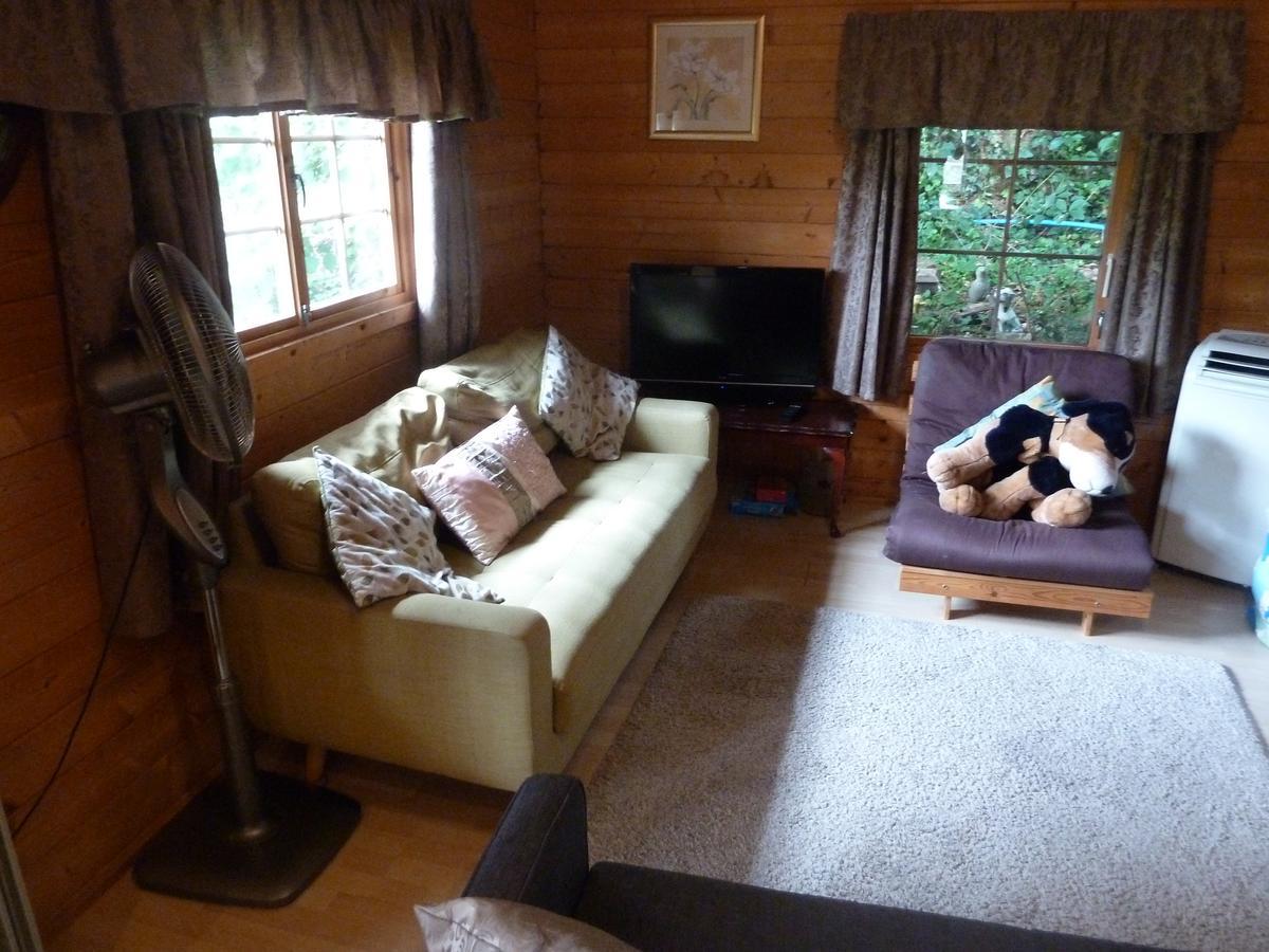 Hillside Self Catering Panzió Salisbury Kültér fotó
