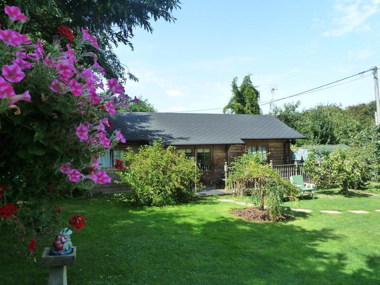 Hillside Self Catering Panzió Salisbury Kültér fotó
